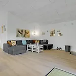 Cozy In With Sauna 別荘 Rødby