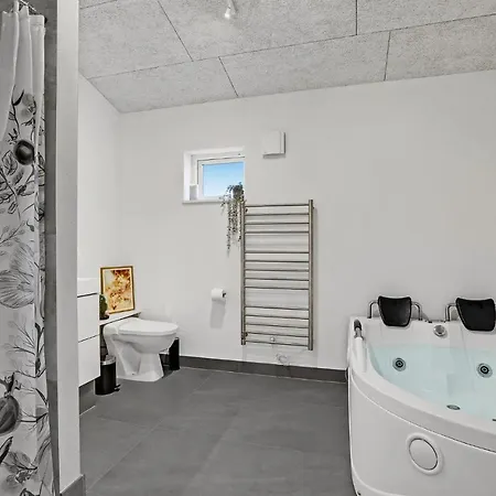 Stunning In With Kitchen