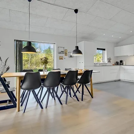 Stunning In With Kitchen * Rodby